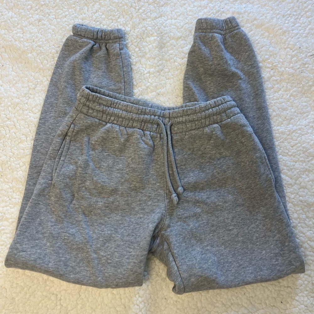 EUC Aritzia TNA Gray Jogger Pants (XXS)